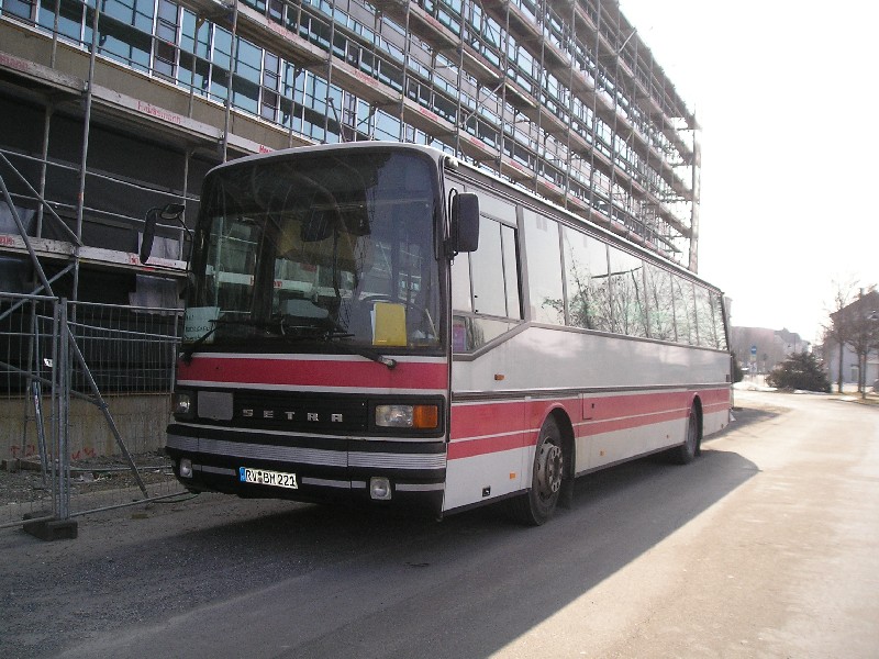 S215NR (ex RAB) am Busbahnhof