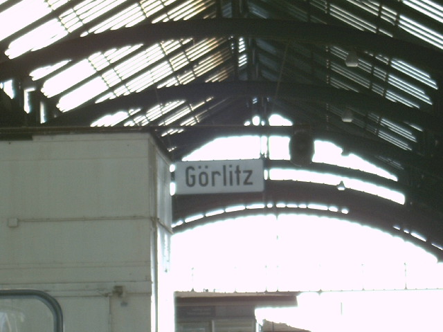 Schild im Grlitzer Bahnhof