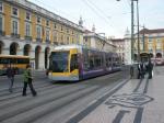 moderne Tram in Lissabon