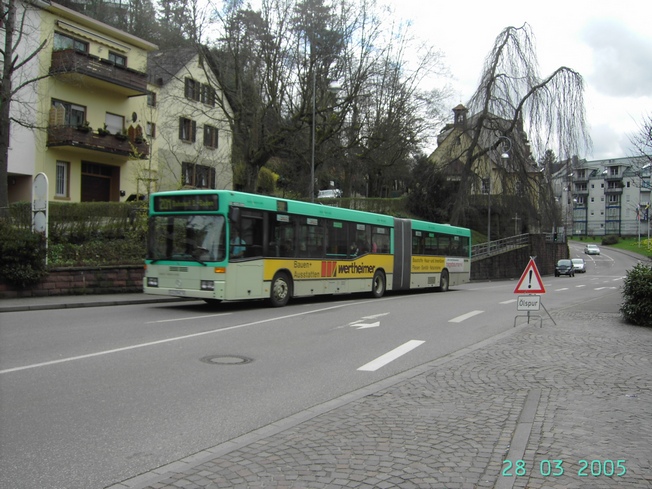 MB O405 G  am Bertholdplatz + schickes Verkehrsschild