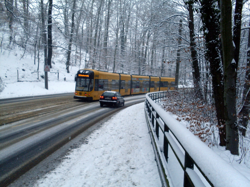 Schnee in Dresden - aber die Bahn kommt