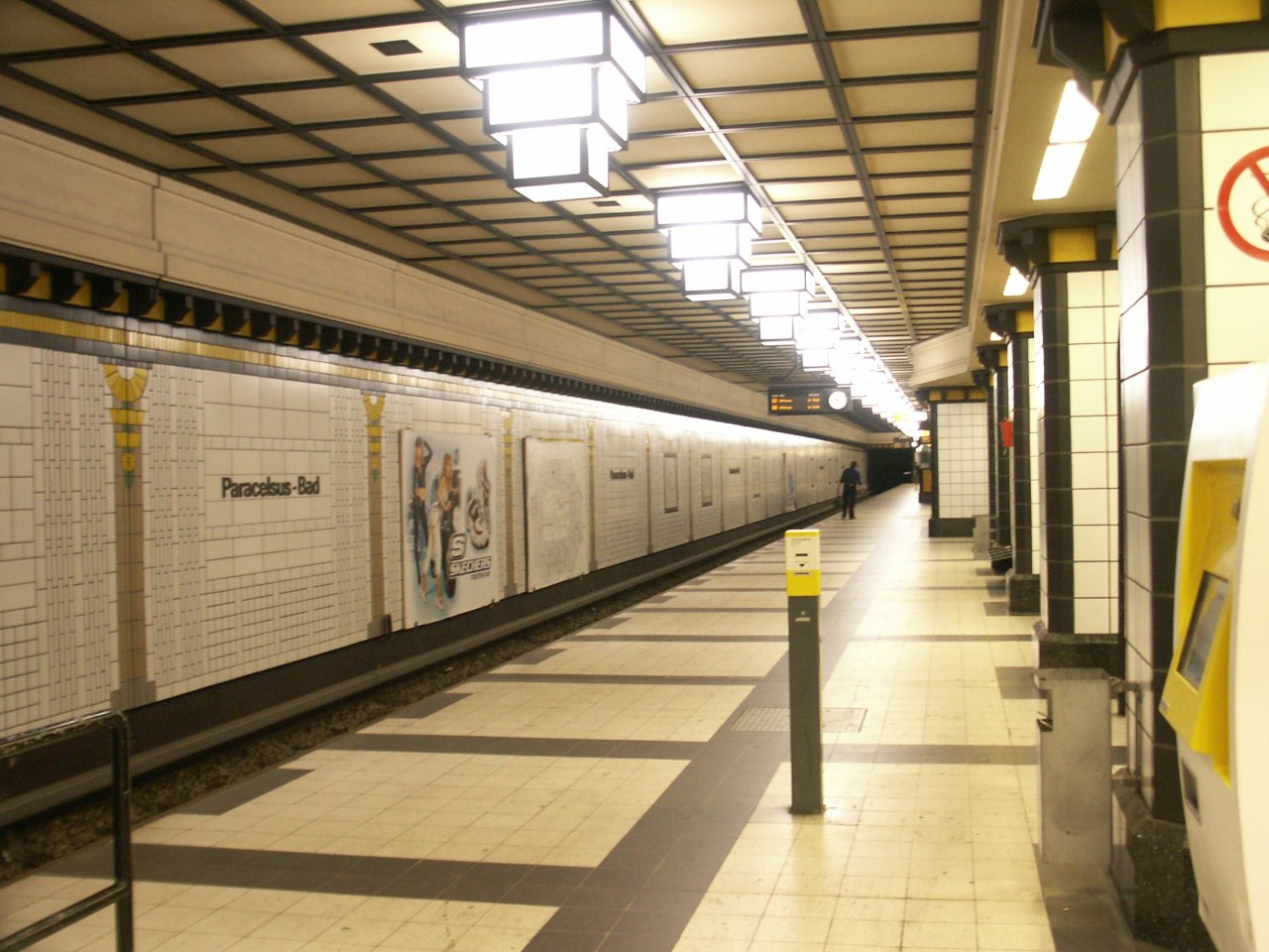 U-Bahnhof Paracelsus-Bad
