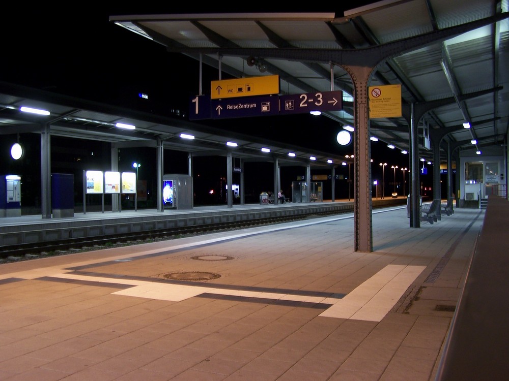 Bahnhof Ravensburg am Abend
